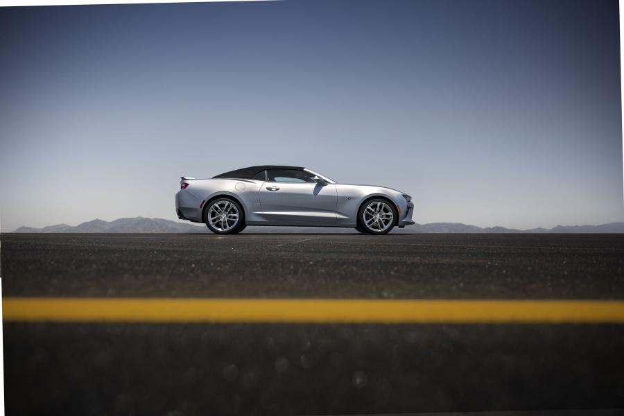  Chevrolet Camaro SS Convertible 2016 года  (фото 4 из 6)